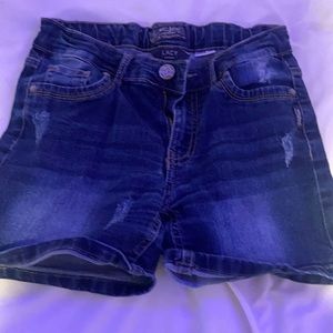 These are great quality shorts pls buy my stuff